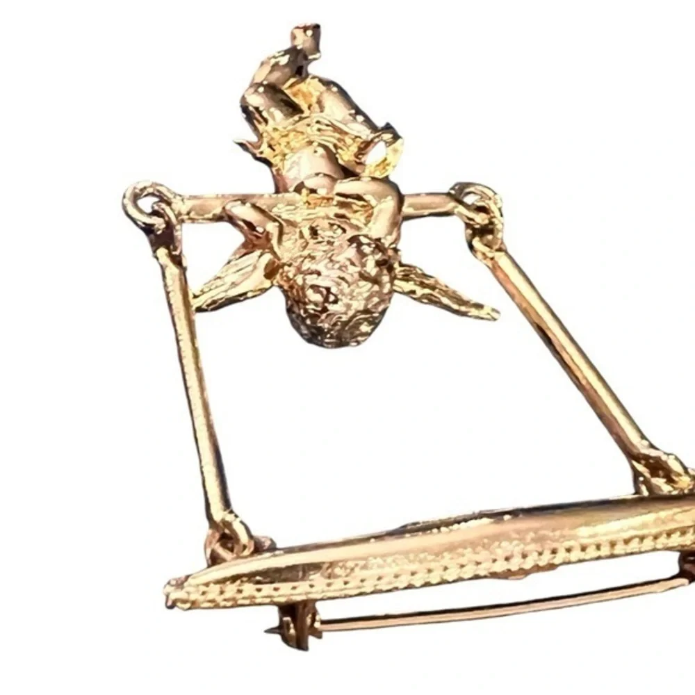 VTG Estate‎ Gold Tone Swinging Angel Cherub Brooch Pin 2.5” Church Christmas